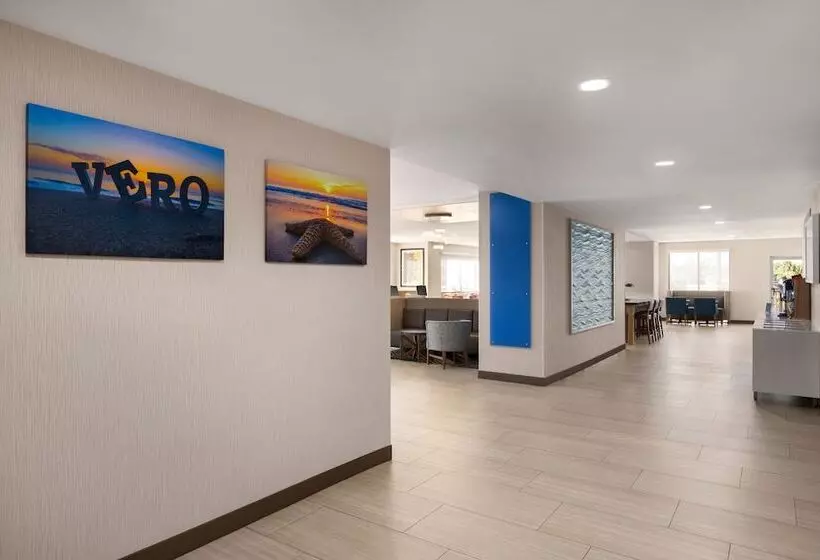 هتل Holiday Inn Express Vero Beach West I 95, An Ihg