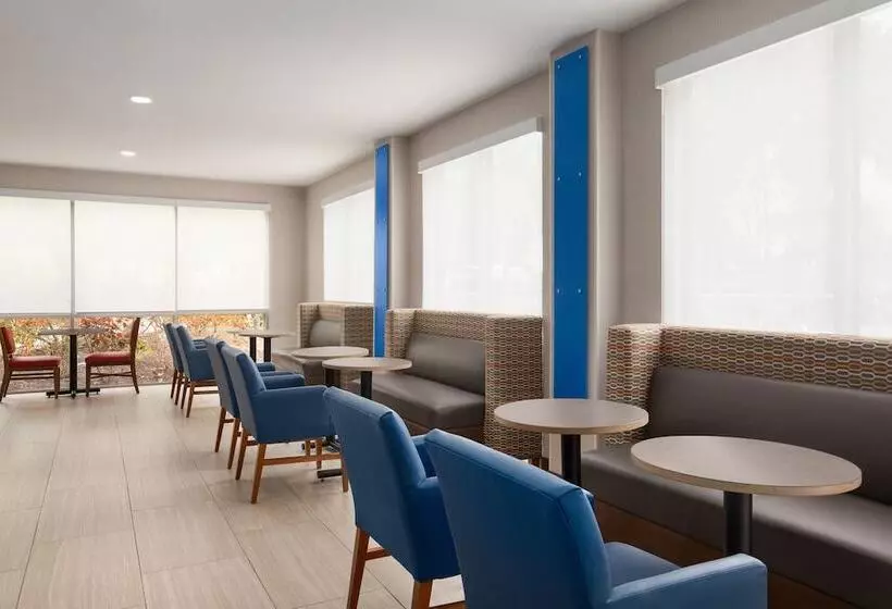 هتل Holiday Inn Express Vero Beach West I 95, An Ihg