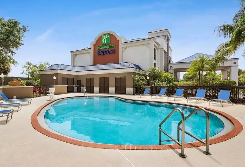 هتل Holiday Inn Express Vero Beach West I 95, An Ihg