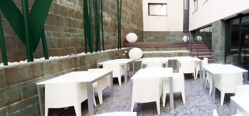 Отель Pestana Arena Barcelona