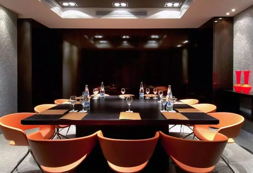 Отель Pestana Arena Barcelona