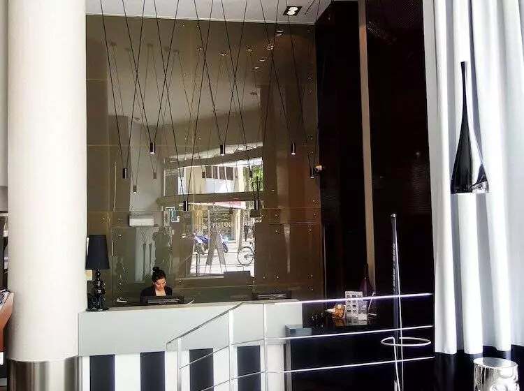 Отель Pestana Arena Barcelona