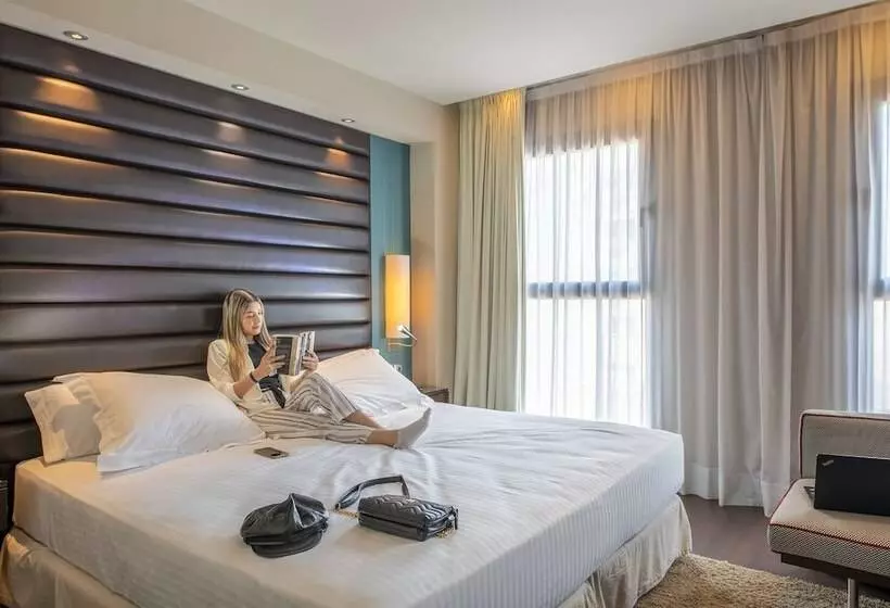 Отель Pestana Arena Barcelona