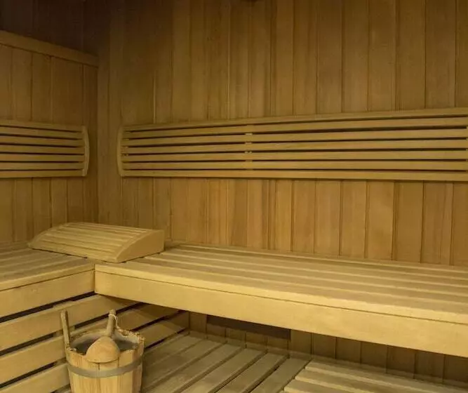 Отель Pestana Arena Barcelona