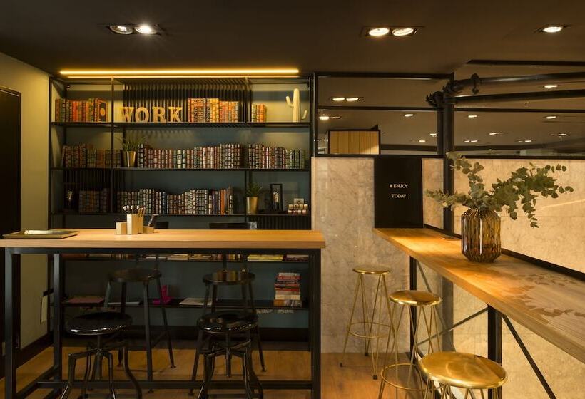 هتل Petit Palace Alcala