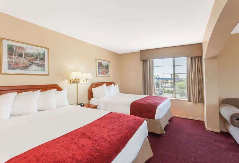 هتل Ramada By Wyndham Fresno Northwest