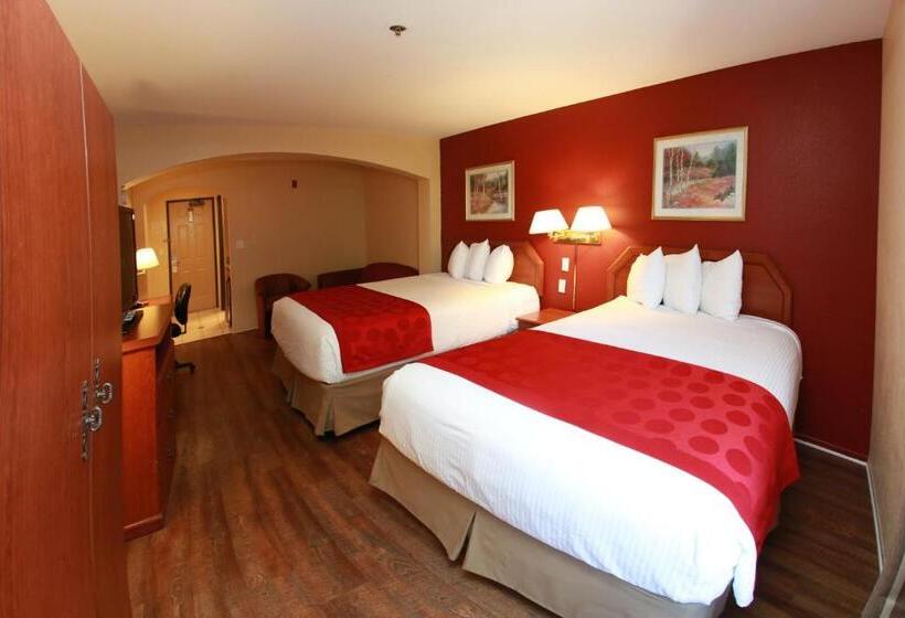 هتل Ramada By Wyndham Fresno Northwest