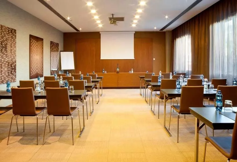 Ac Hotel Vicenza By Marriott