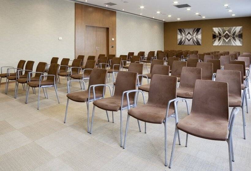 Ac Hotel Vicenza By Marriott