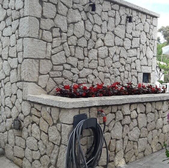 Angela Hotel and Apartments