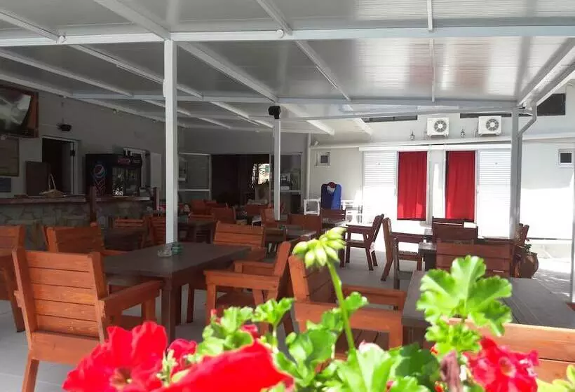 Angela Hotel and Apartments