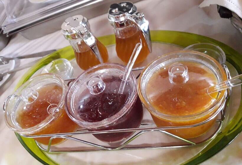 Angela Hotel and Apartments