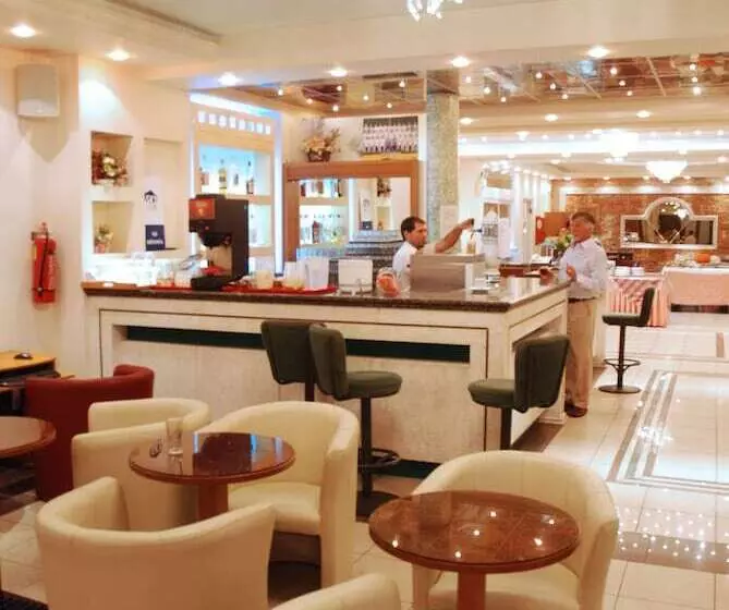 Hotel Commodore Complex