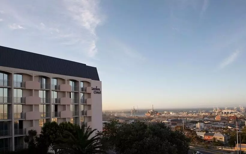 Отель Garden Court Nelson Mandela Boulevard