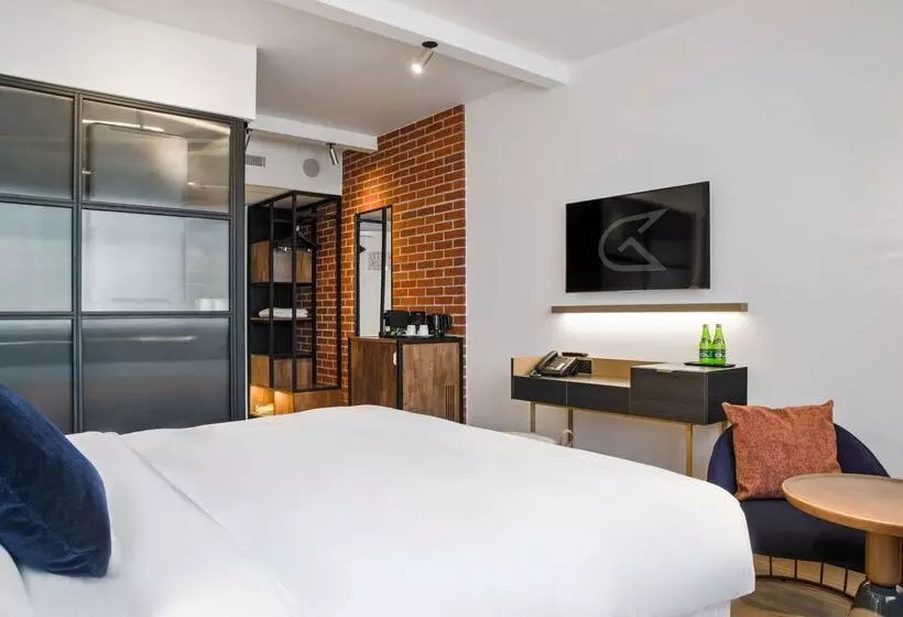 فندق Golden Tulip Warszawa Centrum