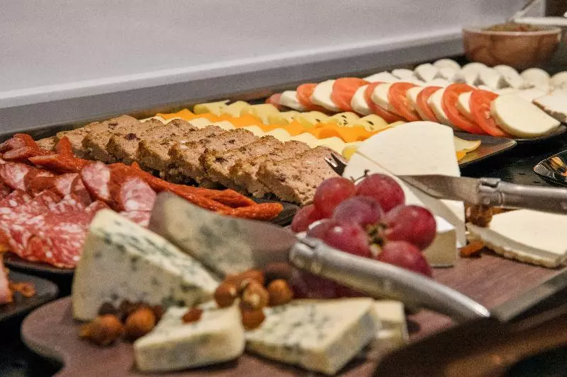 فندق Golden Tulip Warszawa Centrum