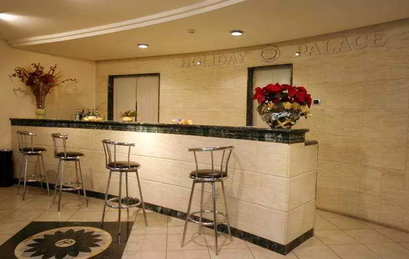 Отель Holiday Palace