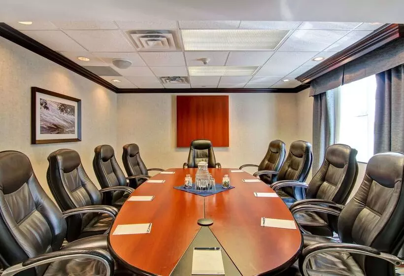 ホテル Homewood Suites By Hilton Toronto Mississauga