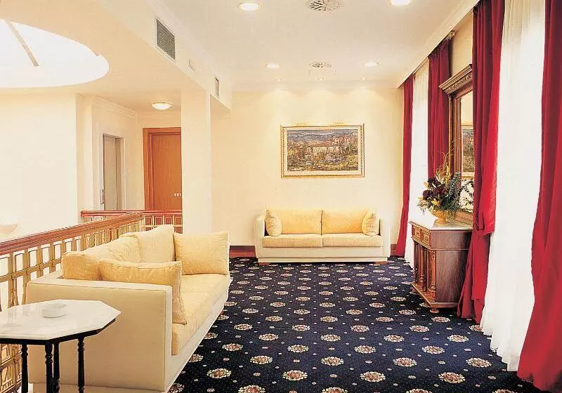 هتل Minerva Premier