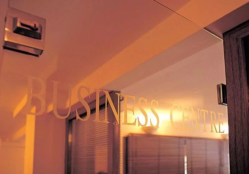 هتل Minerva Premier