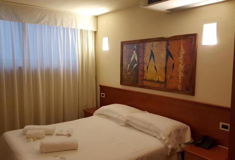 هتل Principe Di Piemonte