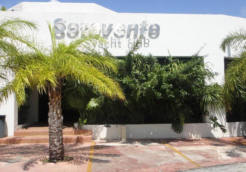 Sotavento Hotel & Yacht Club