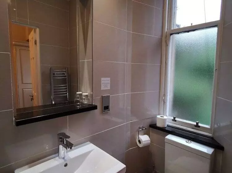 هتل The Haymarket Lairg