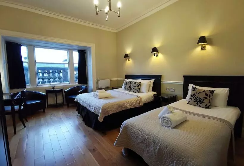 هتل The Haymarket Lairg