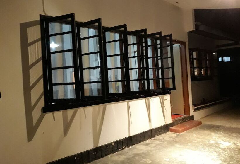 Farm Guest House   Hostel