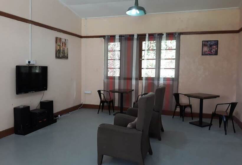 Farm Guest House   Hostel