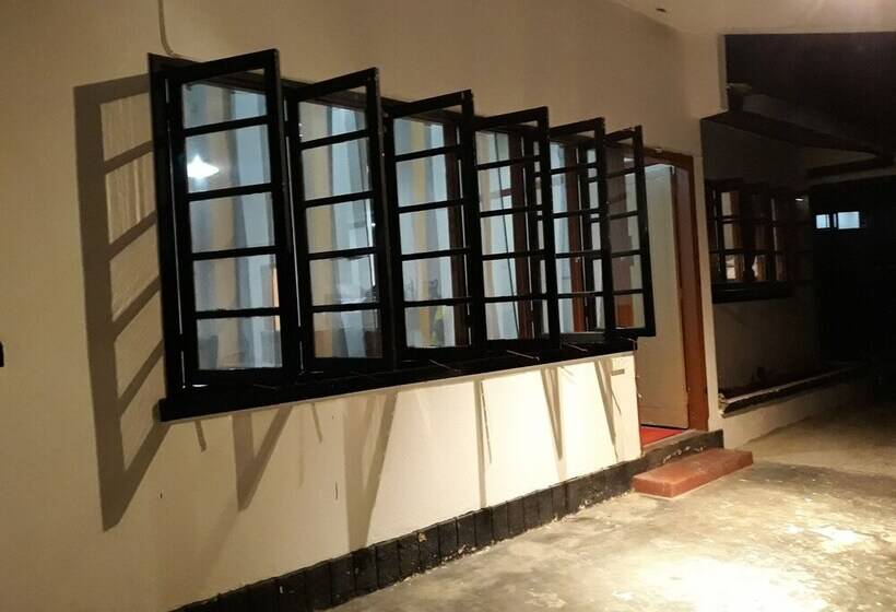 Farm Guest House   Hostel