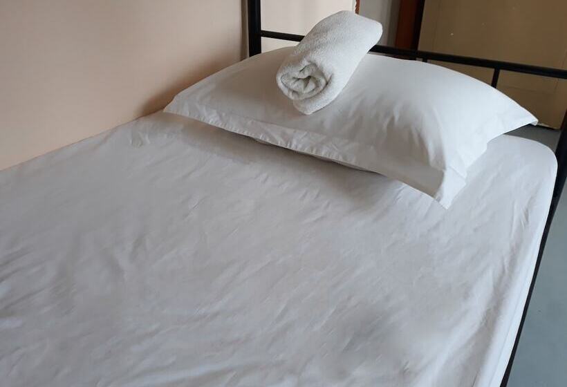 Farm Guest House   Hostel