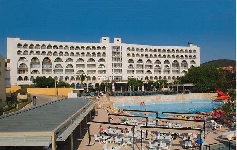 Hotel Goldenday Wings