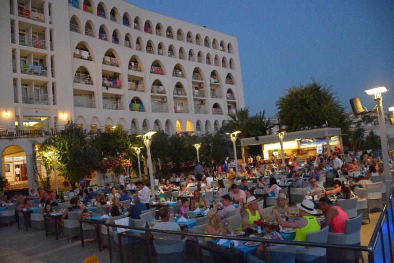 Hotel Goldenday Wings