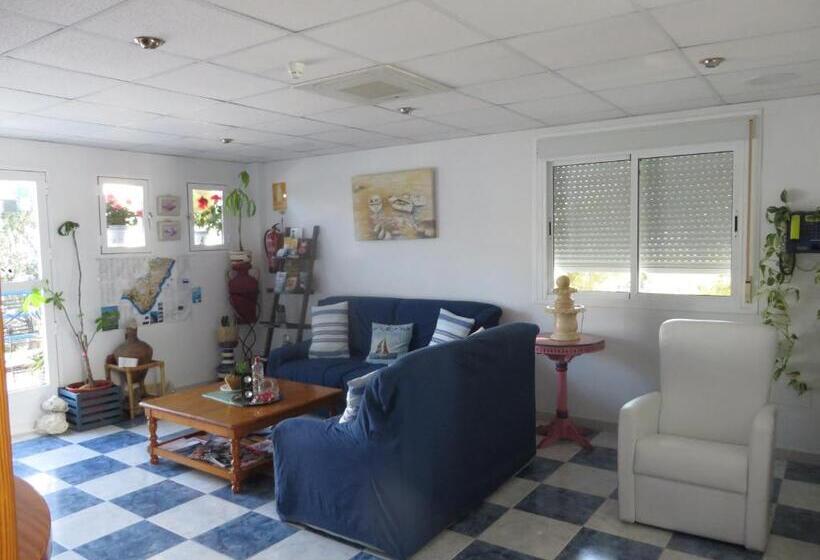 ホテル Hostal Puerto Genovés