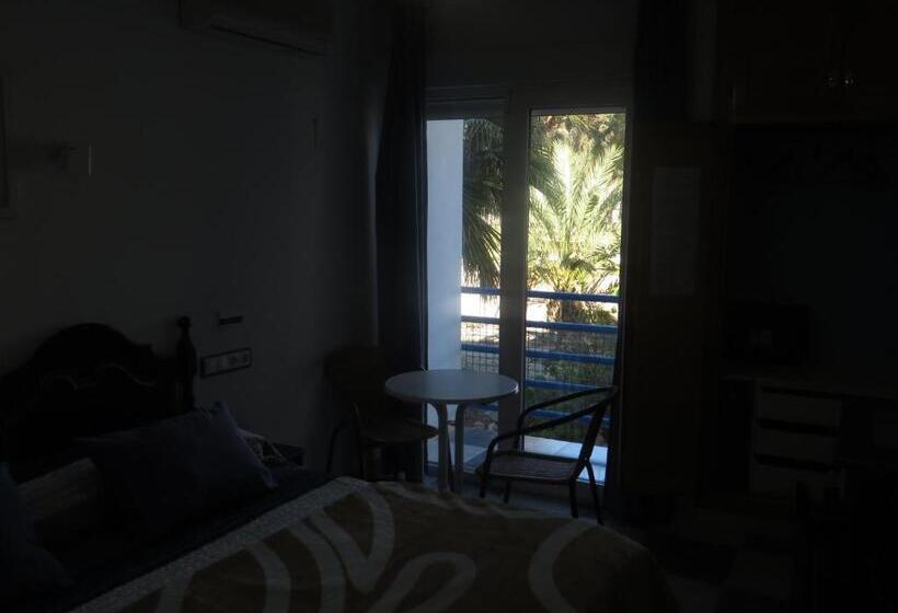 ホテル Hostal Puerto Genovés