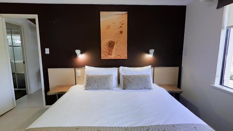 בית מלון כפרי Margarets Beach Resort