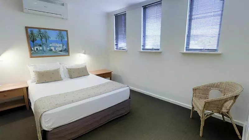 Отель Margarets Beach Resort