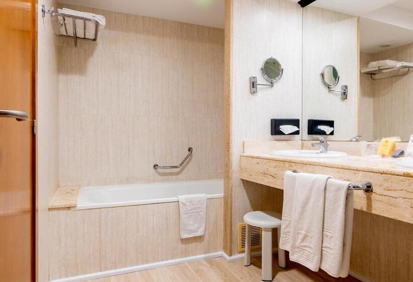 هتل Peñiscola Plaza Suites