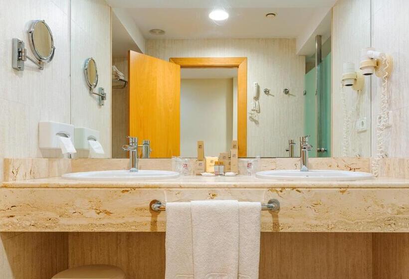 هتل Peñiscola Plaza Suites