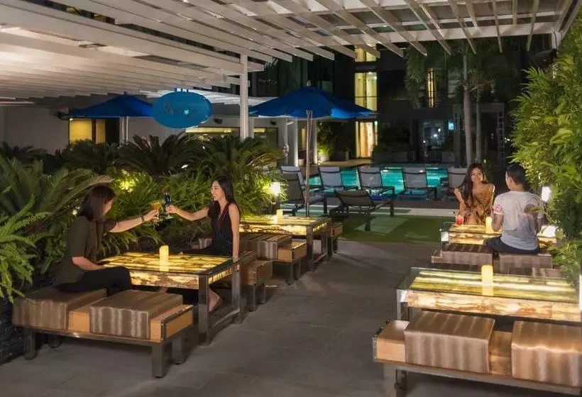 Hotel Solitaire Bangkok Sukhumvit 11