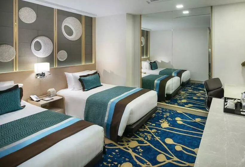 Hotel Solitaire Bangkok Sukhumvit 11