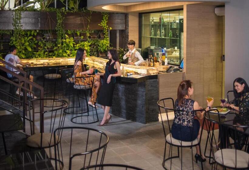 هتل Solitaire Bangkok Sukhumvit 11