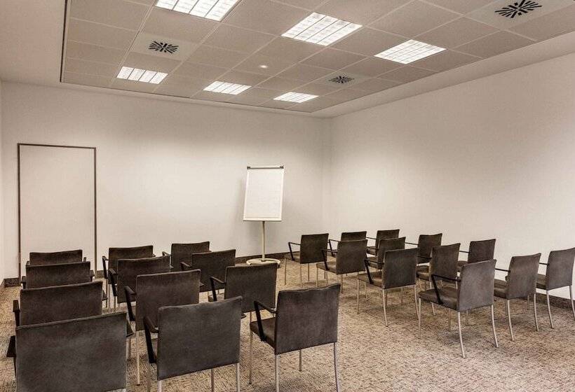 Hotelli Vienna House Easy By Wyndham Stuttgart