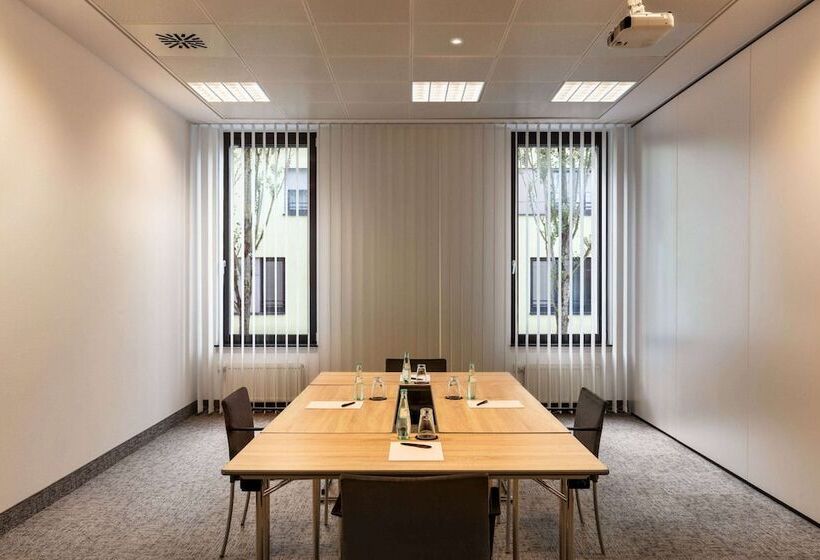 Hotelli Vienna House Easy By Wyndham Stuttgart