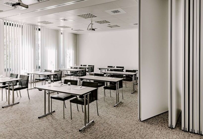 Hotelli Vienna House Easy By Wyndham Stuttgart