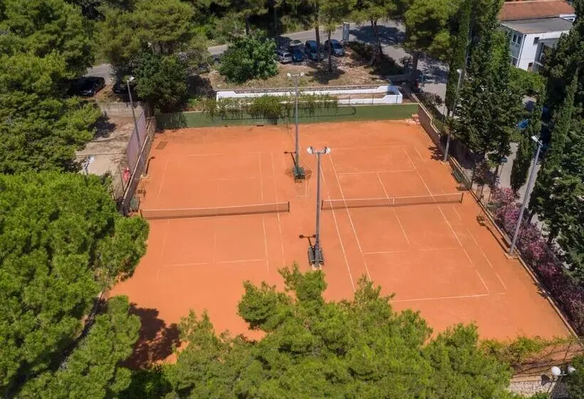 هتل Aminess Casa Bellevue