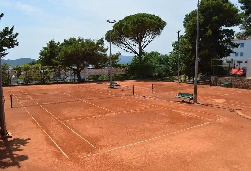 هتل Aminess Casa Bellevue