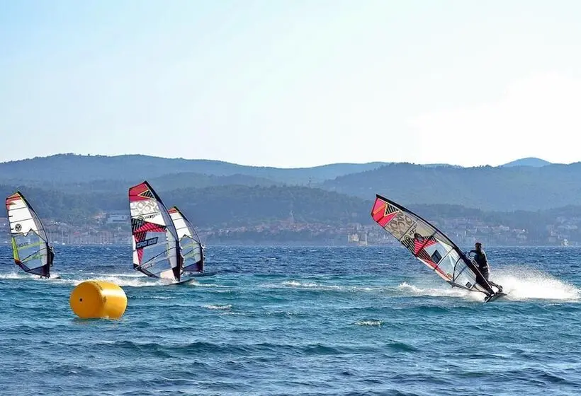 هتل Aminess Casa Bellevue