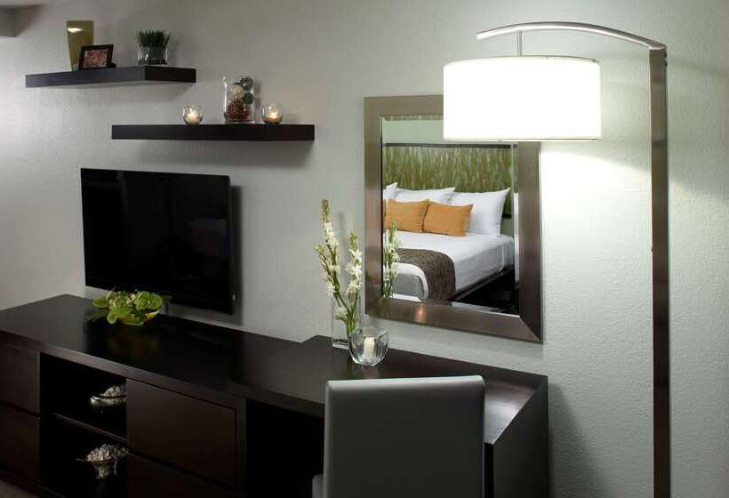 فندق Aqua Skyline At Island Colony